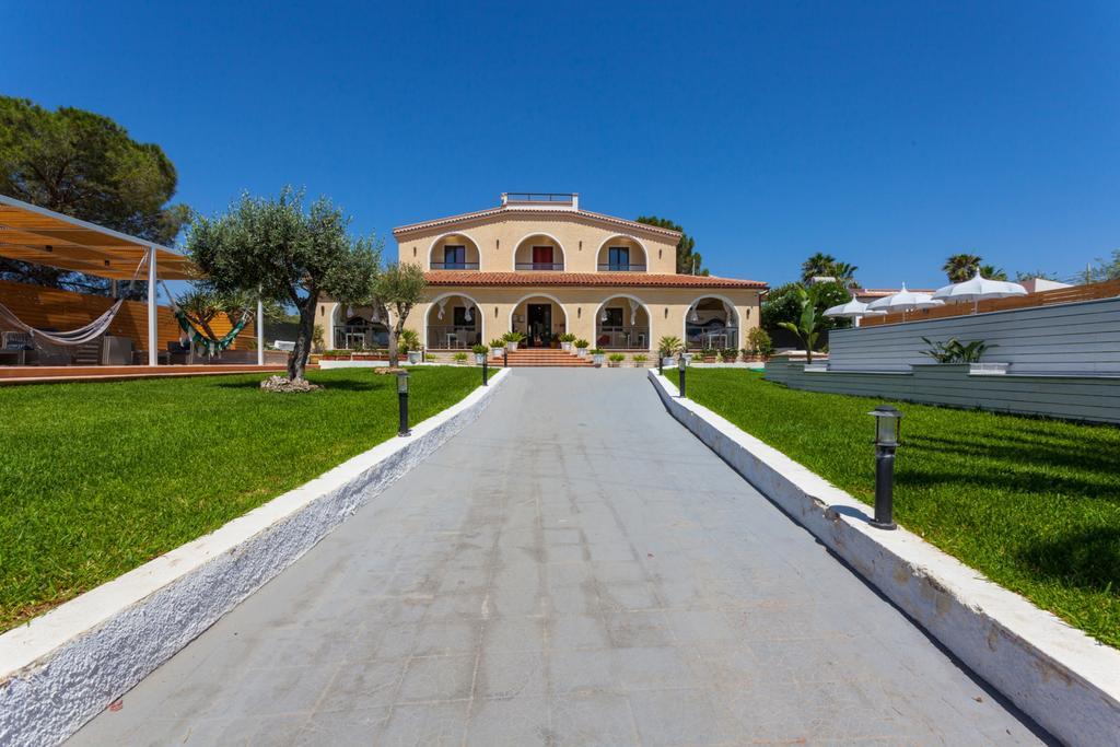 Villa Sunset B&B/Apartments Fontane Bianche Exterior photo